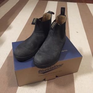 Rustic Black Blundstone boots